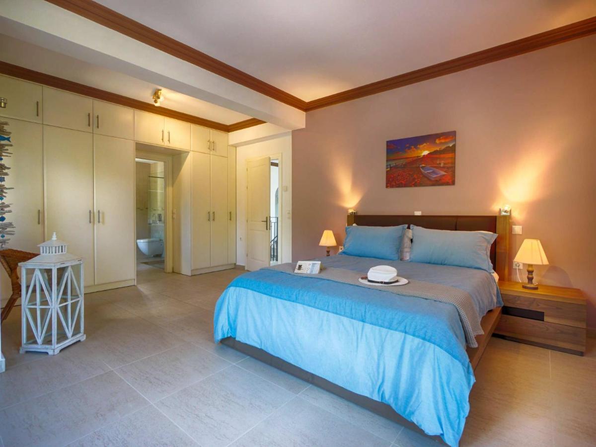 - 3 Minutes From The With Heated Eco-pool And Sunset View Villa Afionas