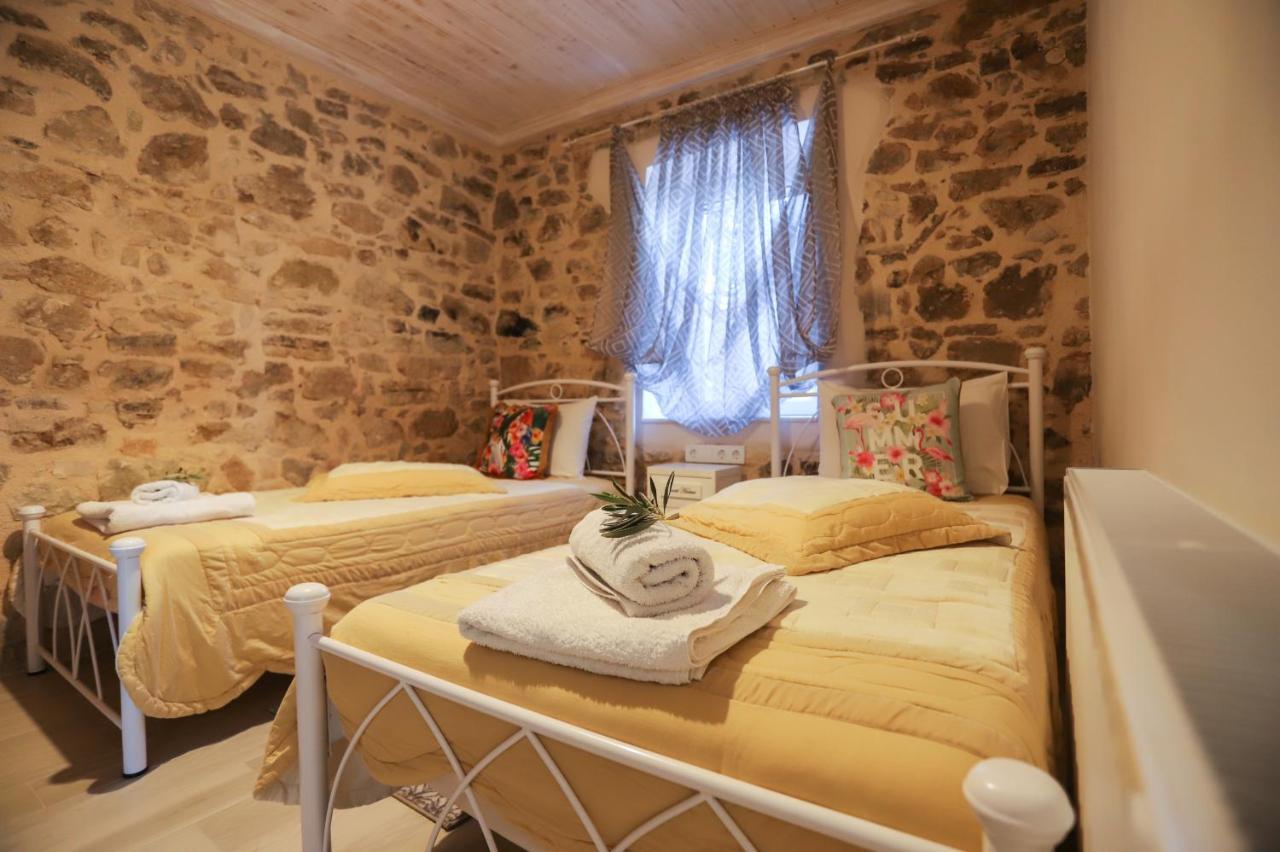 Olive Grove Deluxe Holiday home *