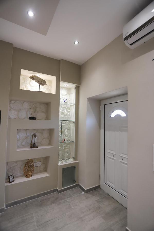 Olive Grove Deluxe Holiday home *