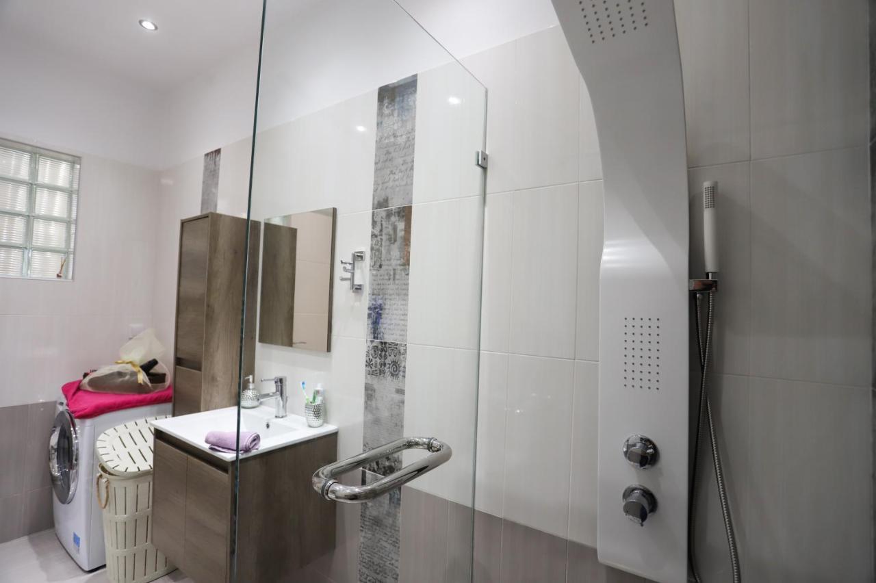 Olive Grove Deluxe Holiday home