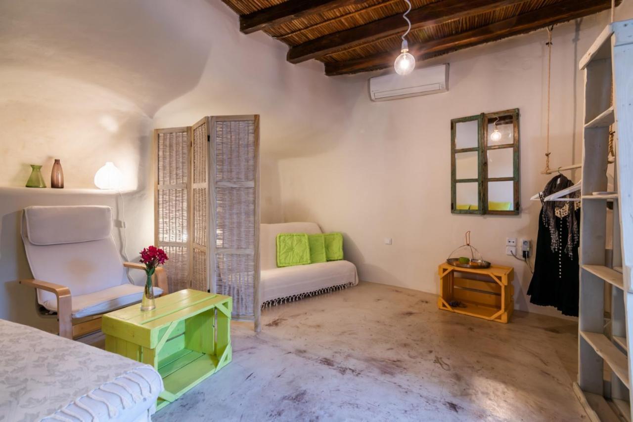 Aloni Cave House Villa