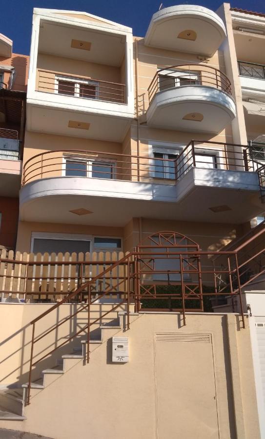 Evris House 1 *