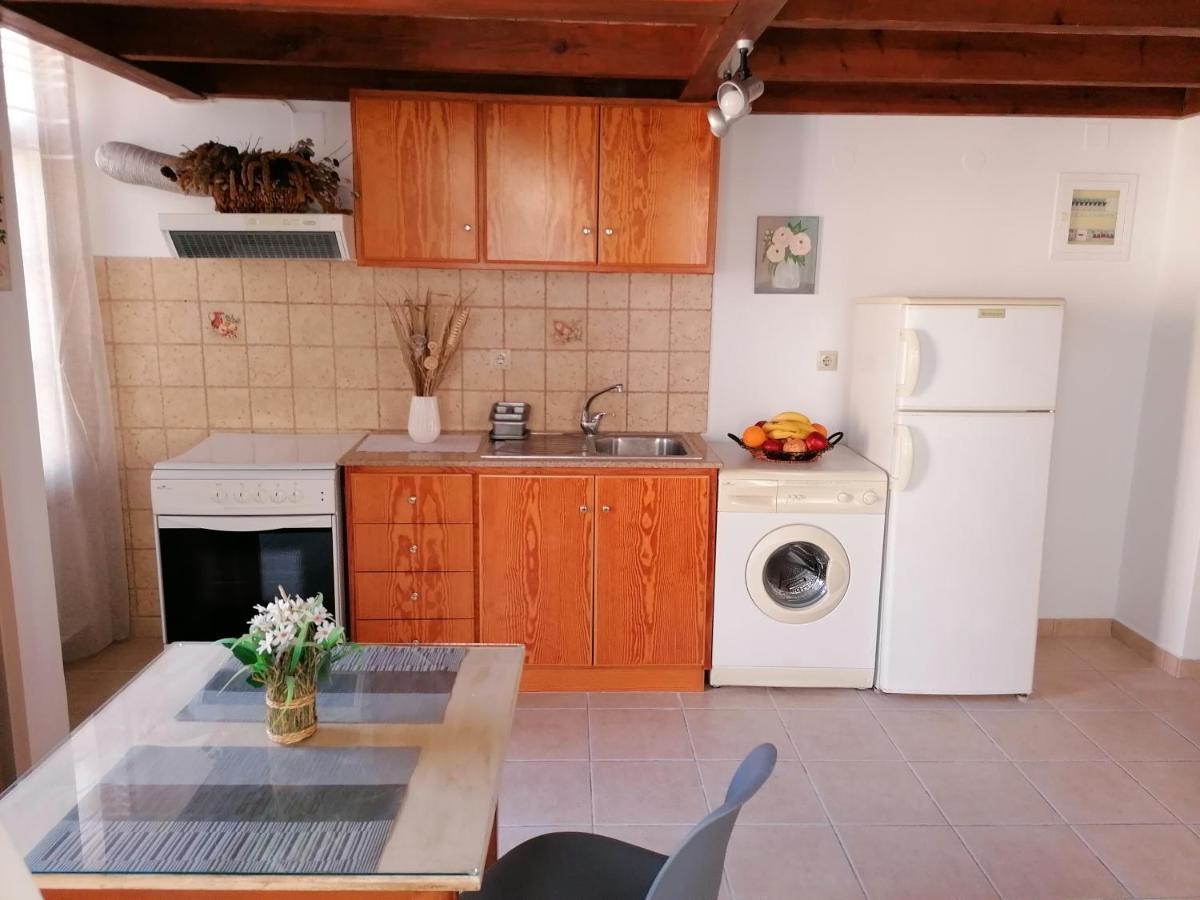 Theos Apartment