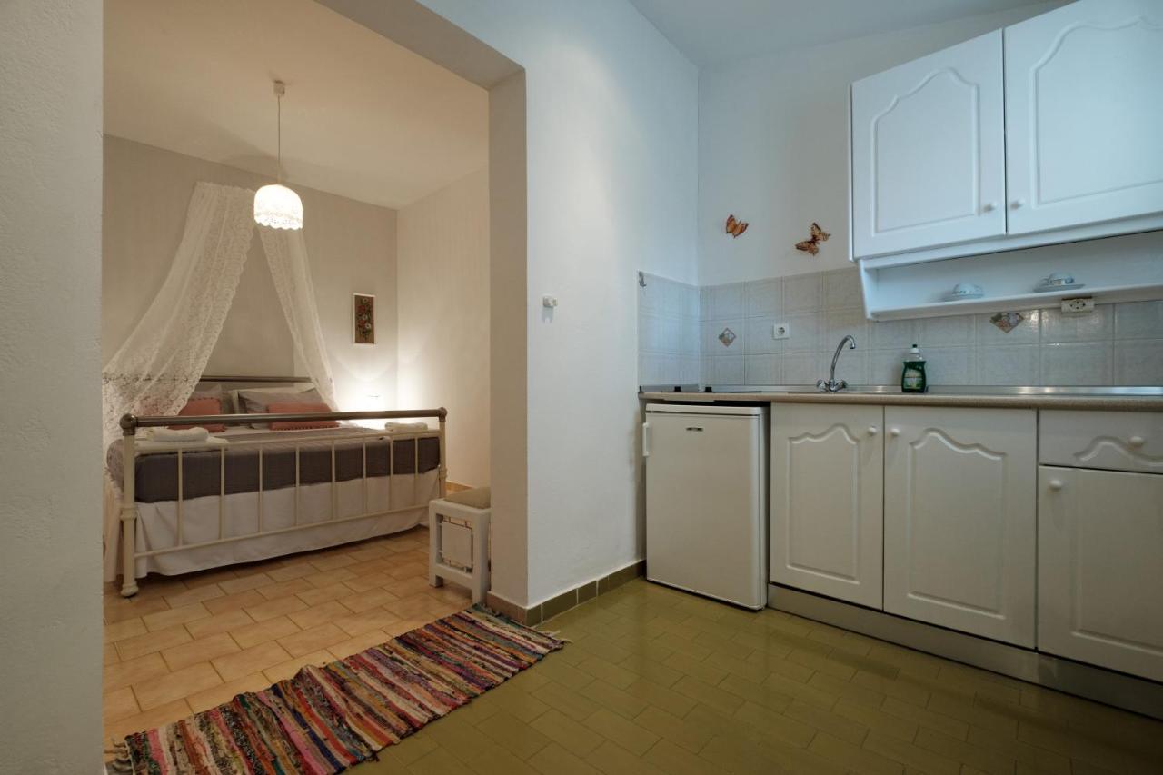 Eftyxia Country house *