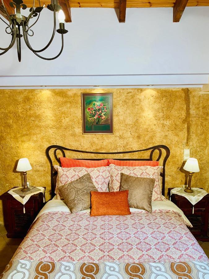 Villa Ermones Amber