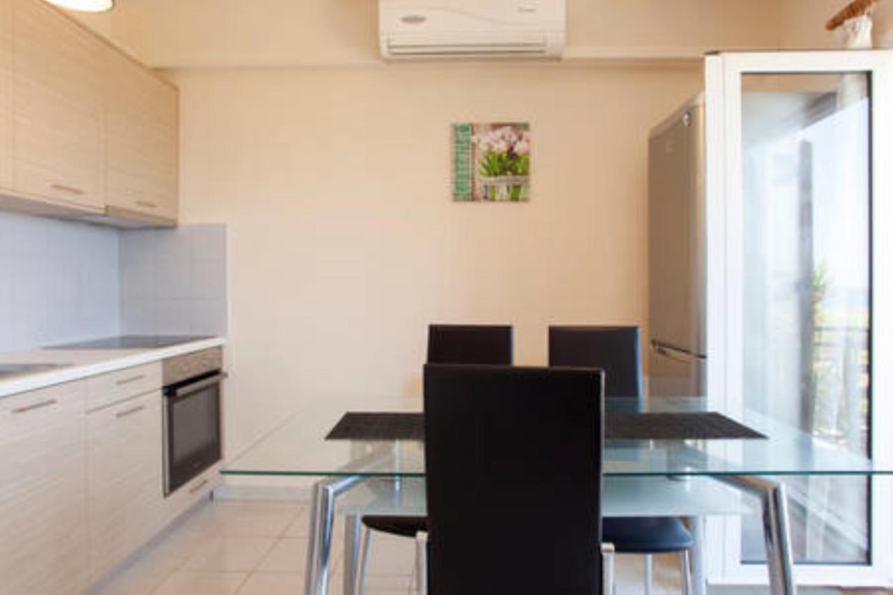 Makis Apartment *