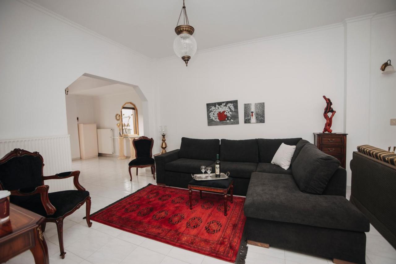 Villa Mythic House *