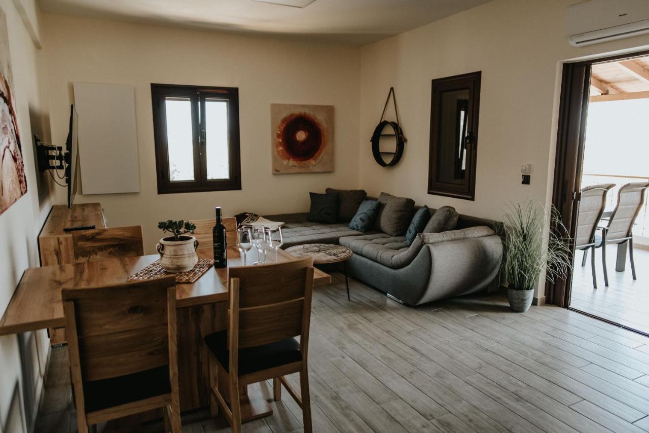 Luxury Apartment *