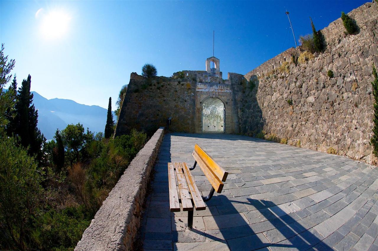 Galini Holiday home *