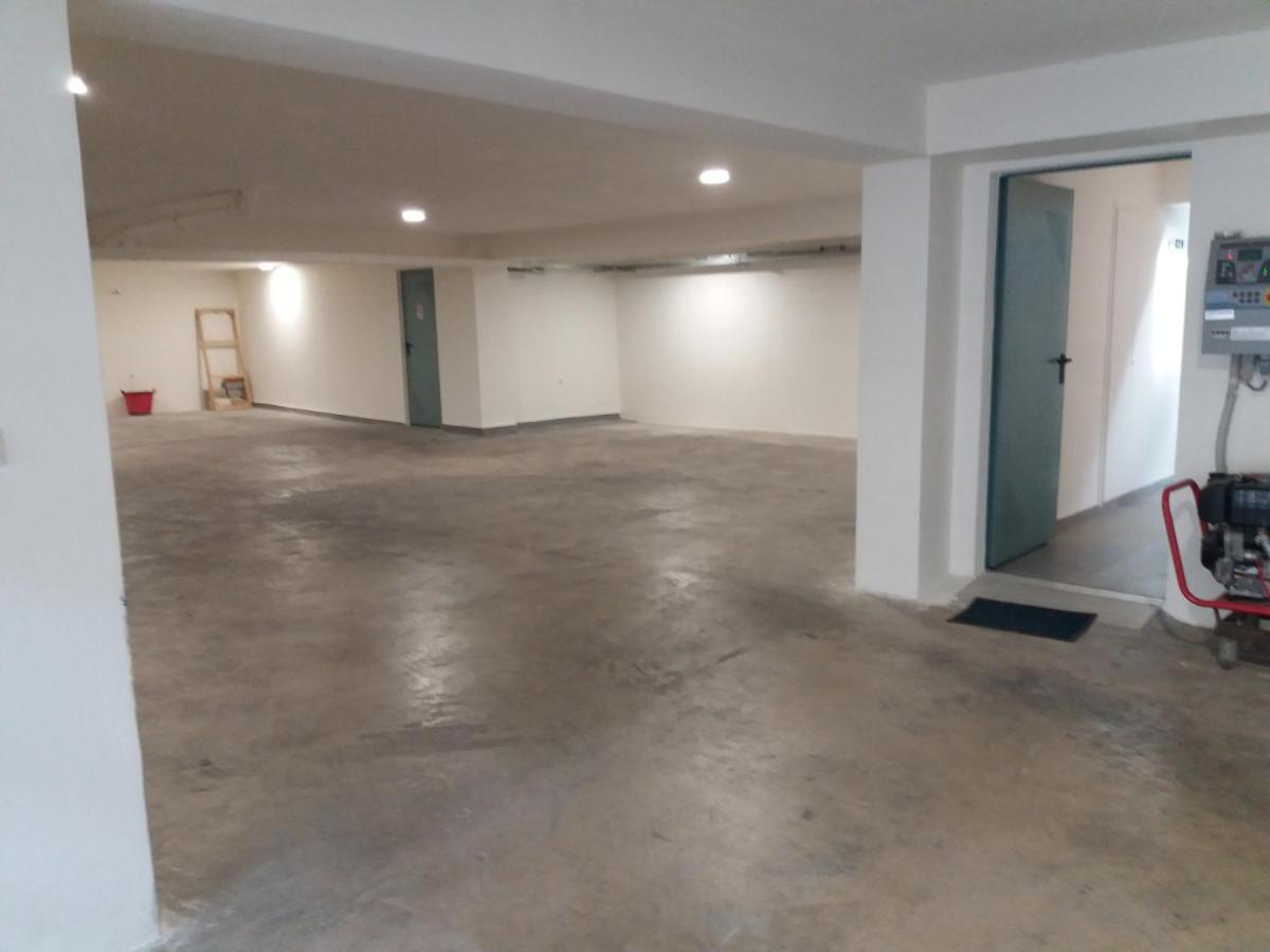 Chroma Apartment *