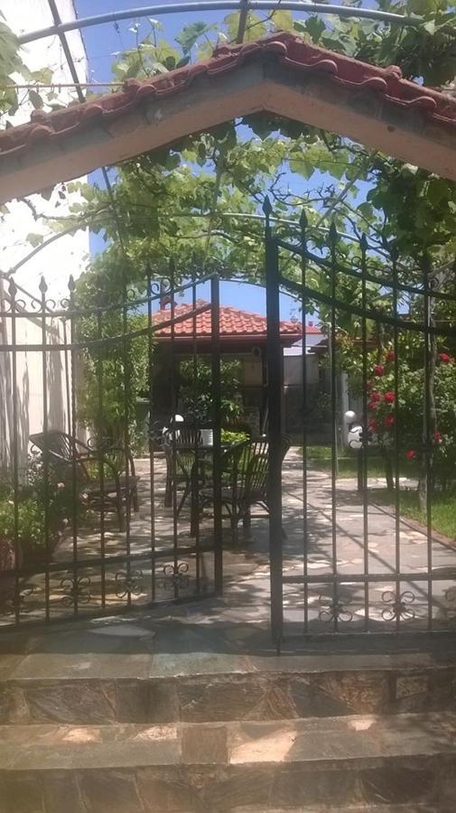Eleon 1 Guest house *
