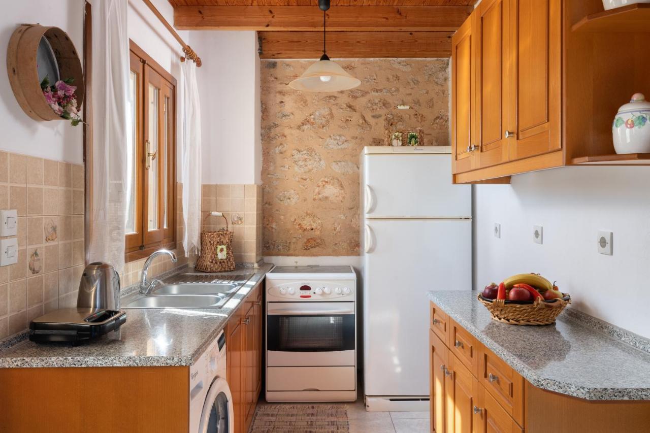 Little Karafillias Chalki House