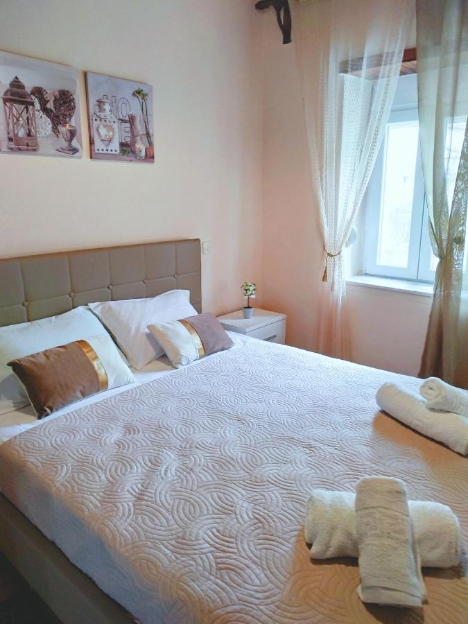 Apartment Eveline House *