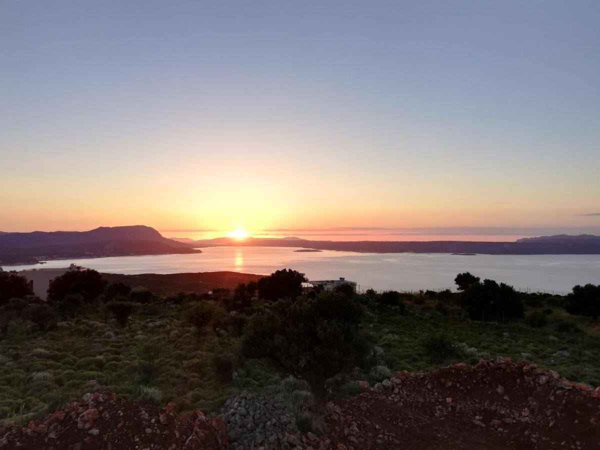Phenωmena Kokkino Chorio
