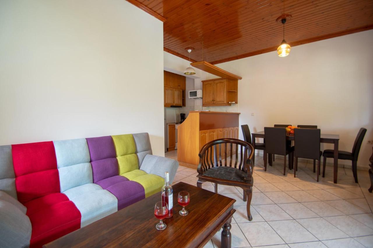 Family Private Homes & Sea View Apartment *