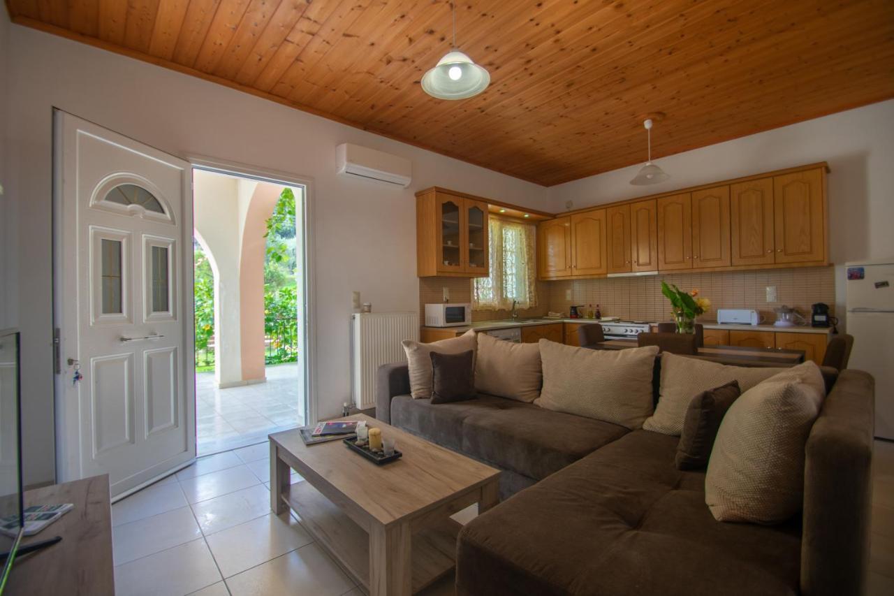 Family Private Homes & Sea View *
