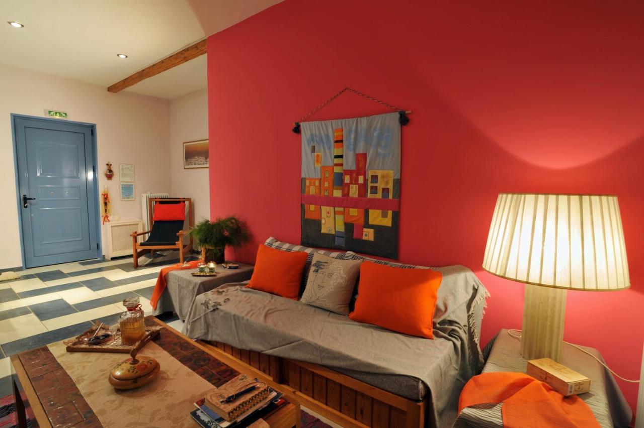 Maistros Studios Apartment