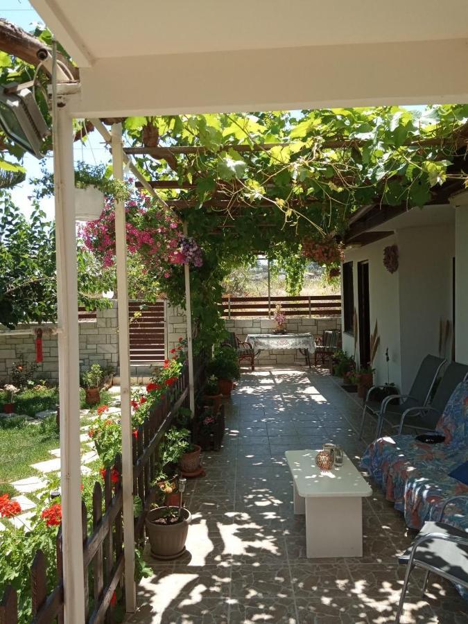 Holiday home Garden Anissaras