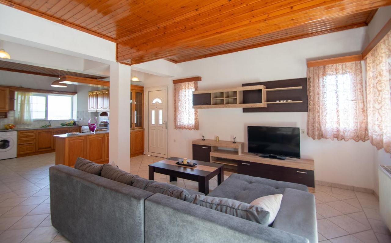 Family Private Homes & Sea View Apartment