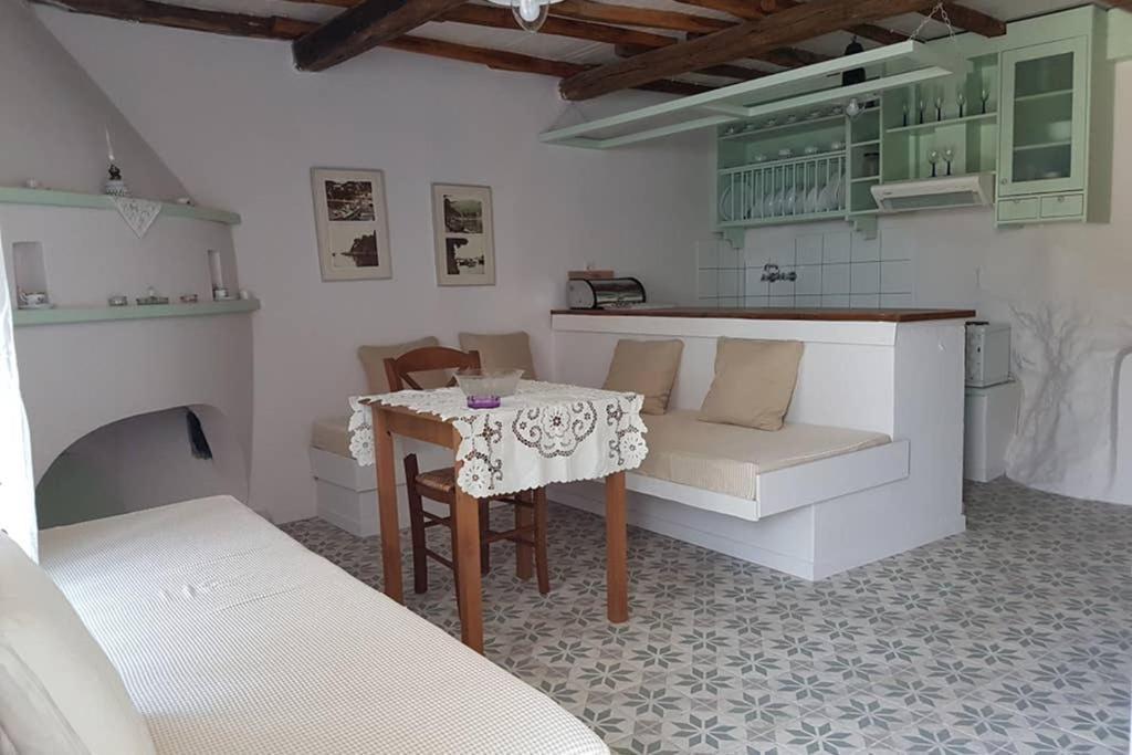 Holiday home Chariklia Traditional House Alonnisos Town