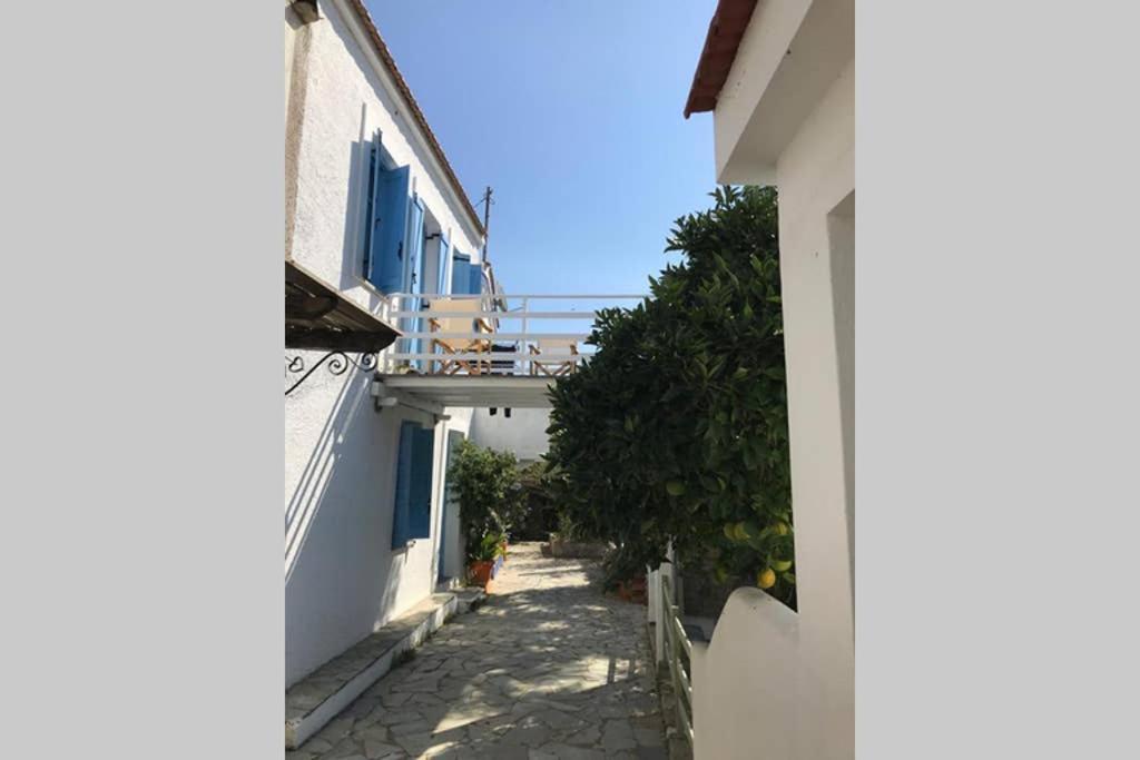 Chariklia Traditional House Holiday home *