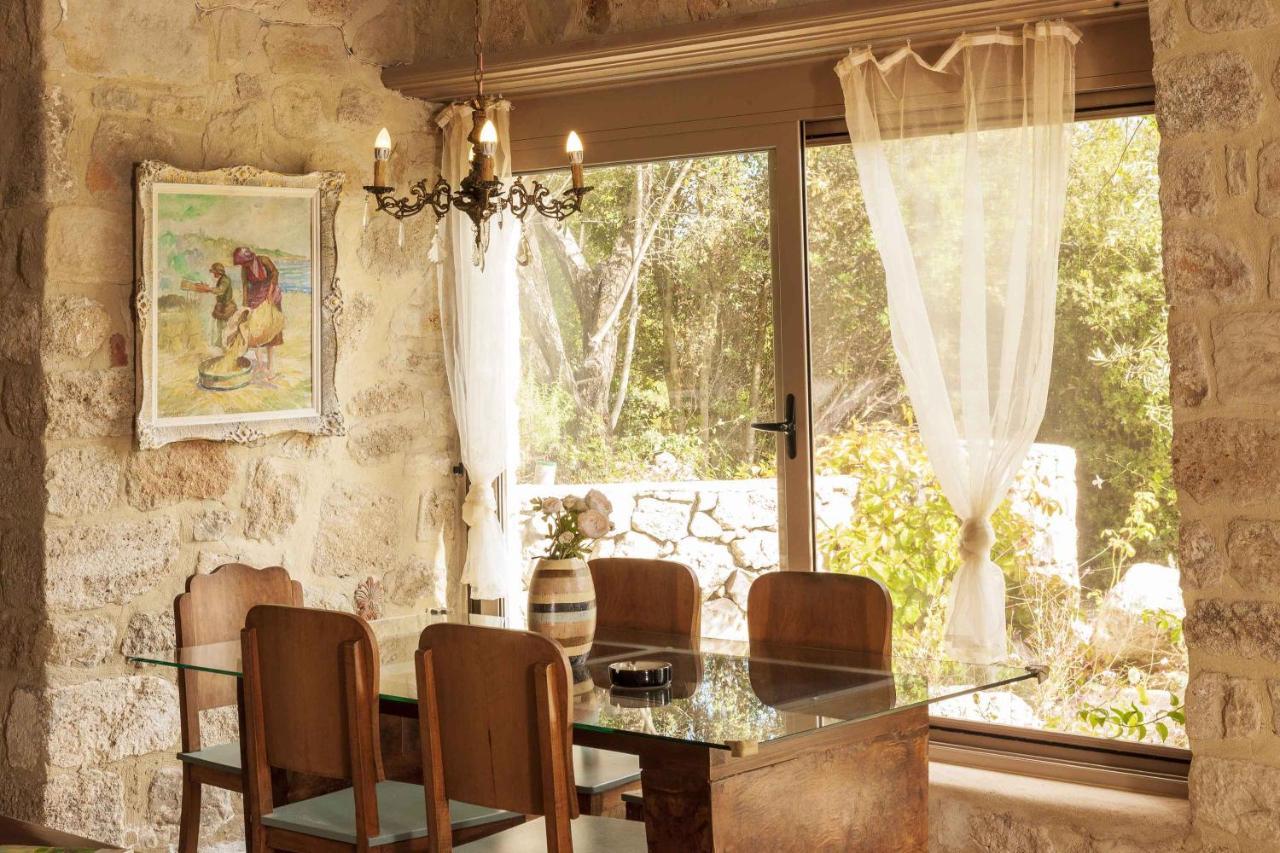 Mounty Island Villas-nefeli Villa *