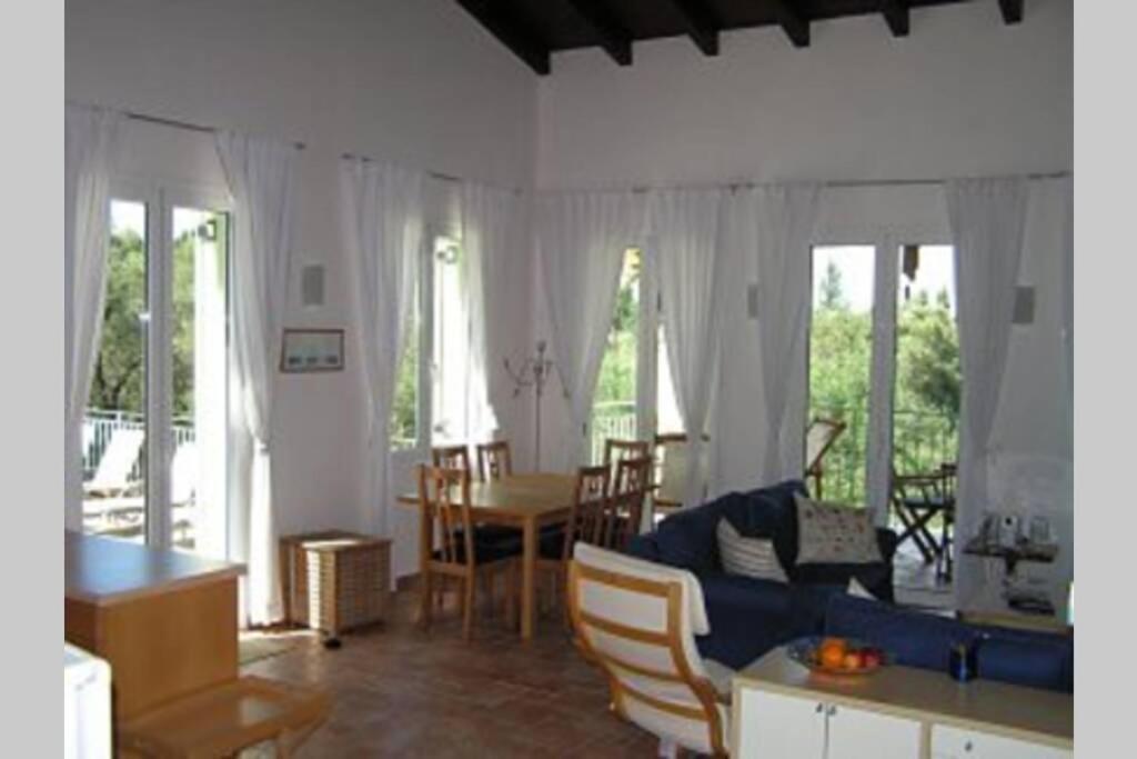 Gastouri Pascalia With Heated Pool In October And Views Achilleion