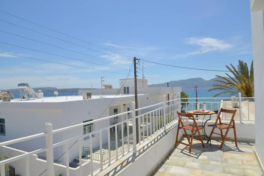 Apartment Esperos Seaside In Adamas, Milos
