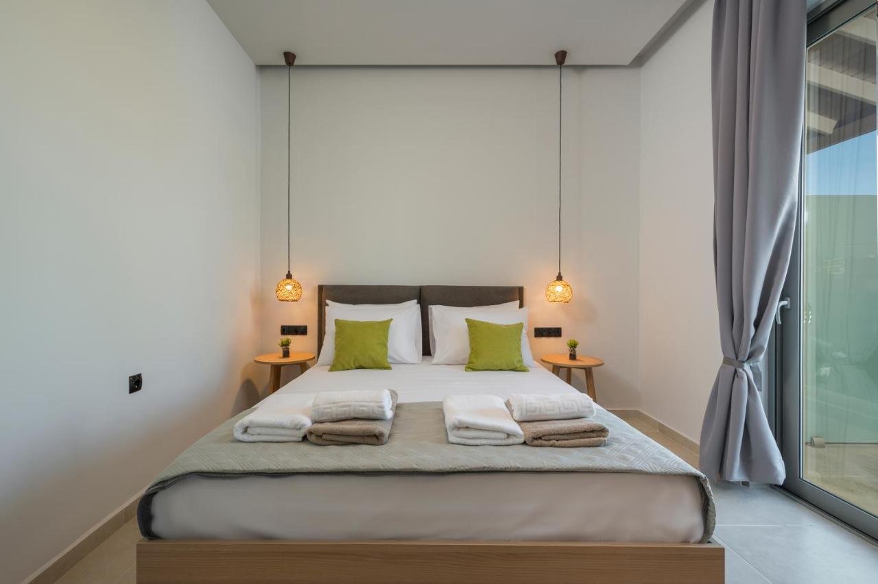Aegean Breeze Luxury Next To The Sea Aparthotel