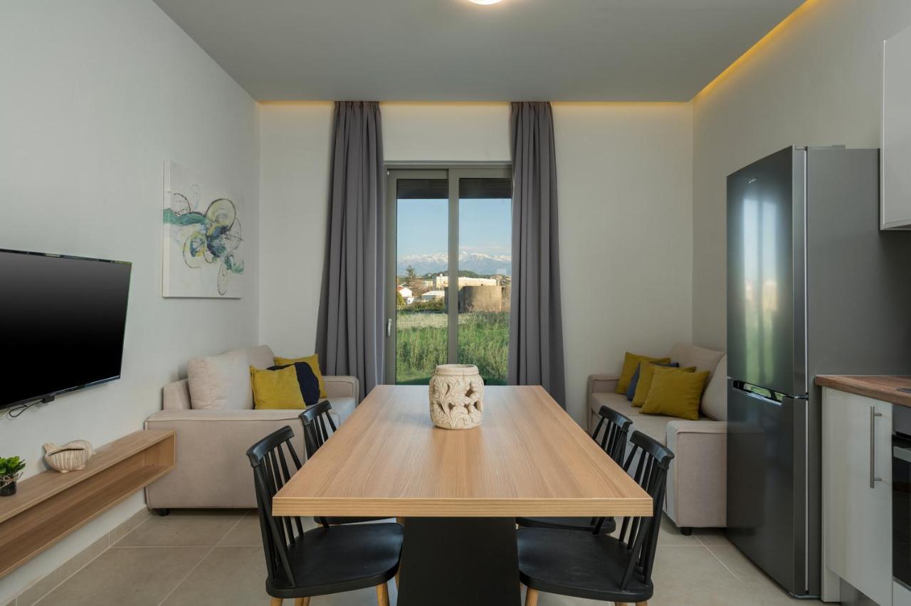Aegean Breeze Luxury Next To The Sea Aparthotel