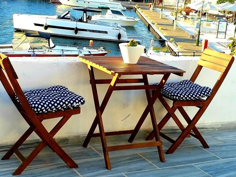 Apartment Yacht Front - No 3 *