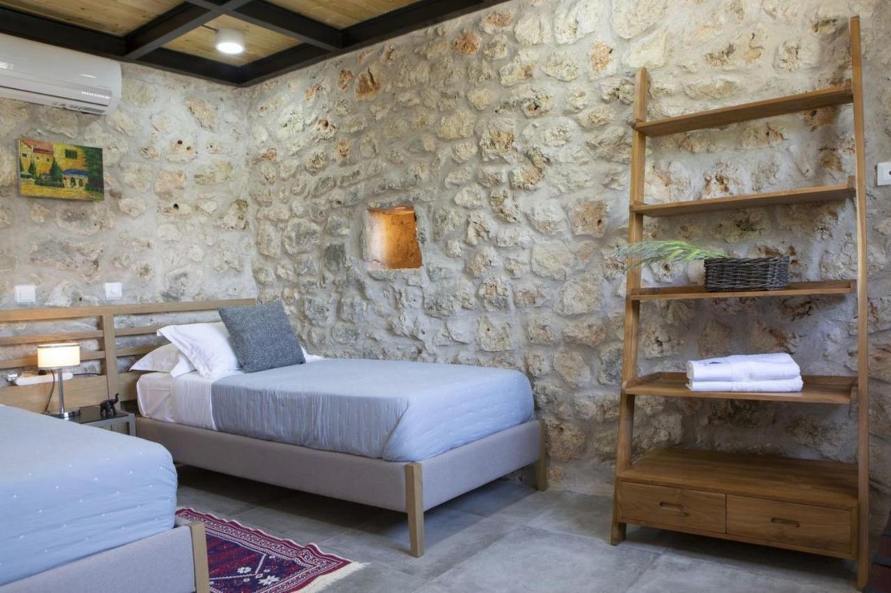 Villa Dell Mar Stone House *