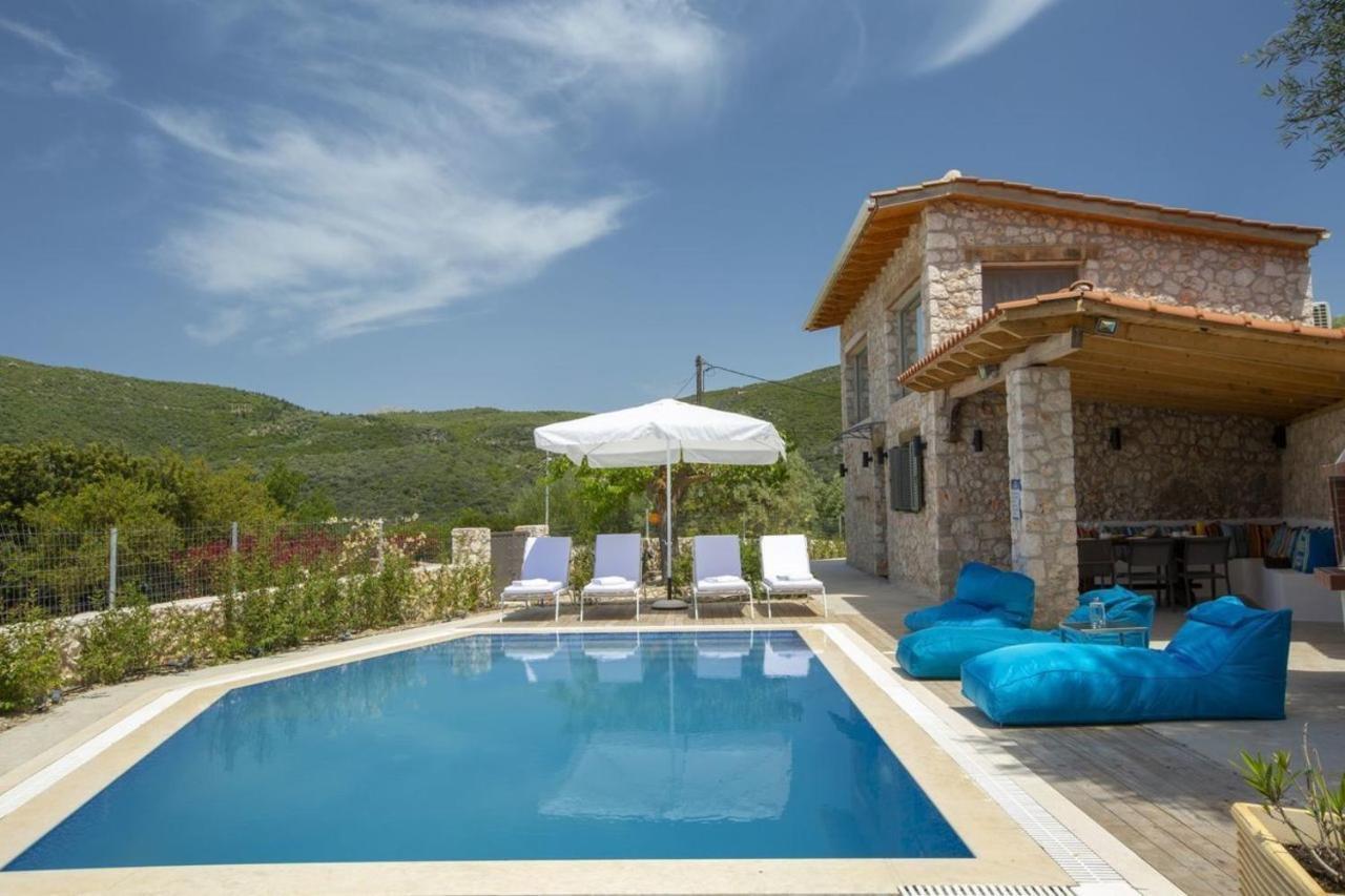 Dell Mar Stone House *