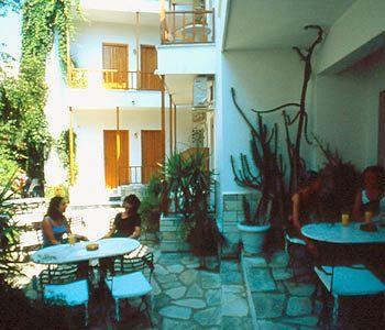 Hotel Pothos 2*