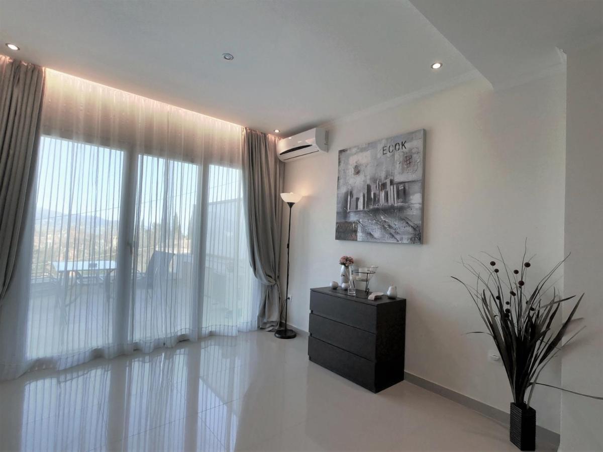 Holiday home Sunshine 1 With Sea View