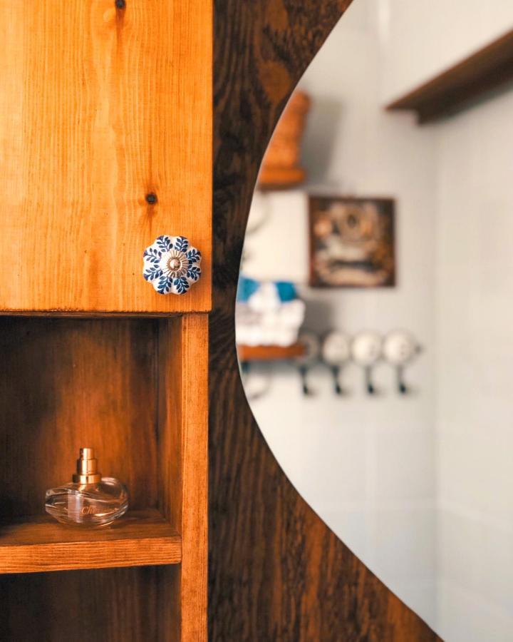 Elia's House Traditional & Cozy By 8essentially