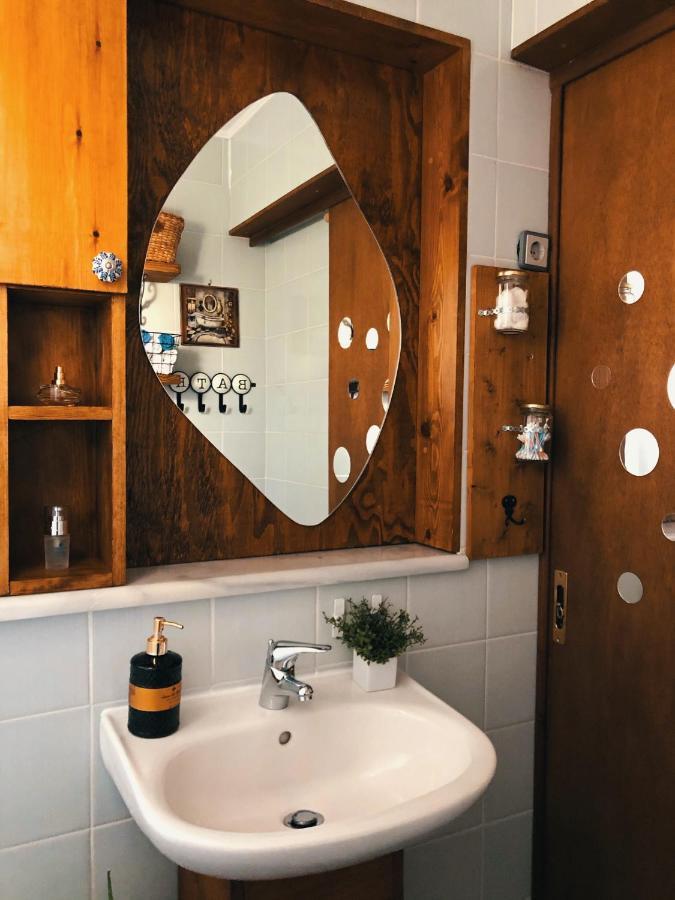 Elia's House Traditional & Cozy By 8essentially *