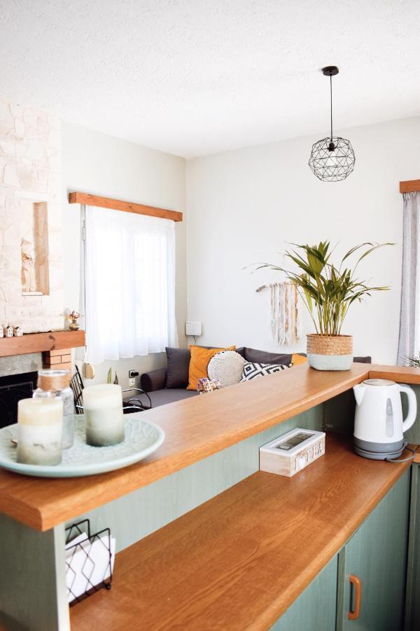 Elia's House Traditional & Cozy By 8essentially