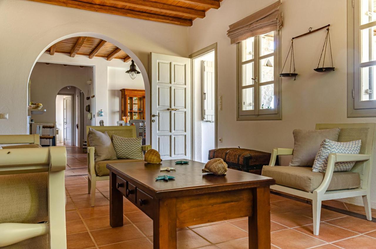 Calmea Seafront - Secluded Villa