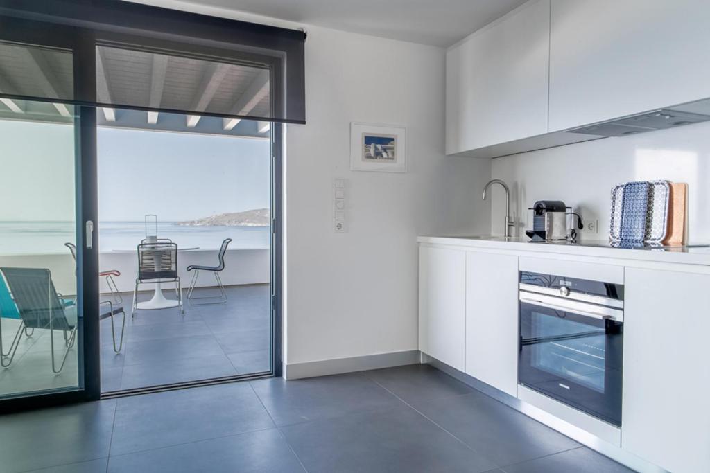 Blue Frames Summer House Villa *