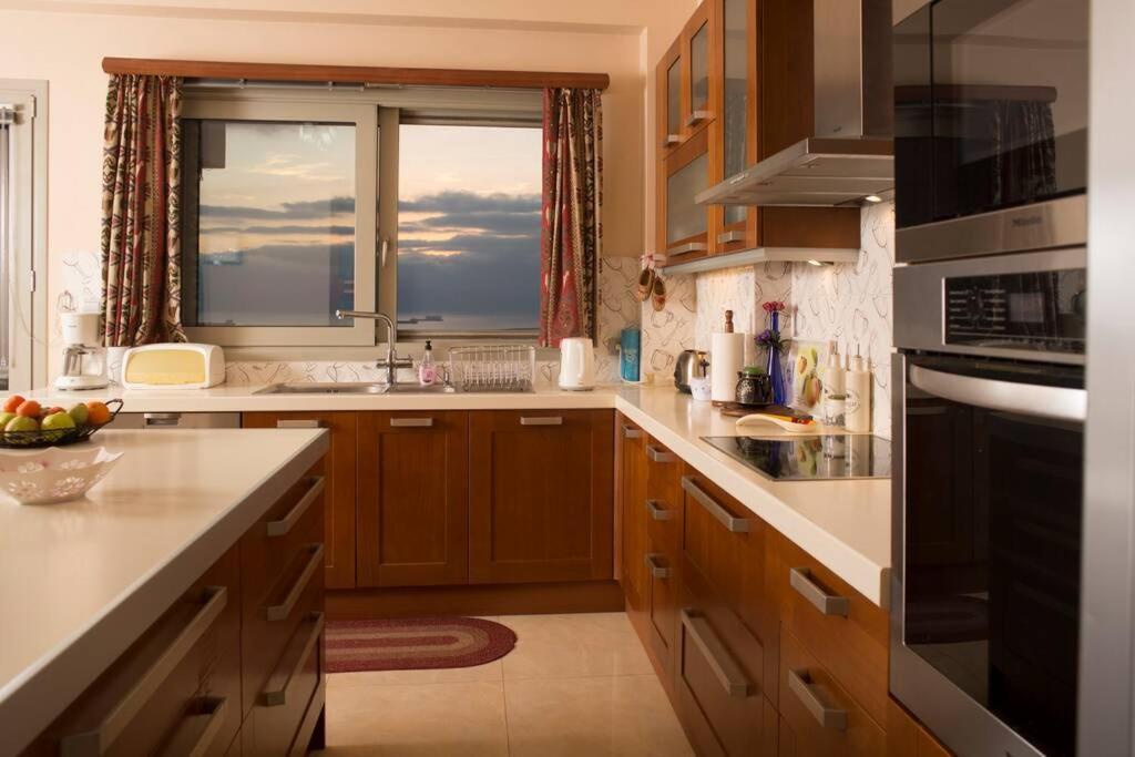 Modern Luxury With Pool, Just 5min To Sea * Kalamata