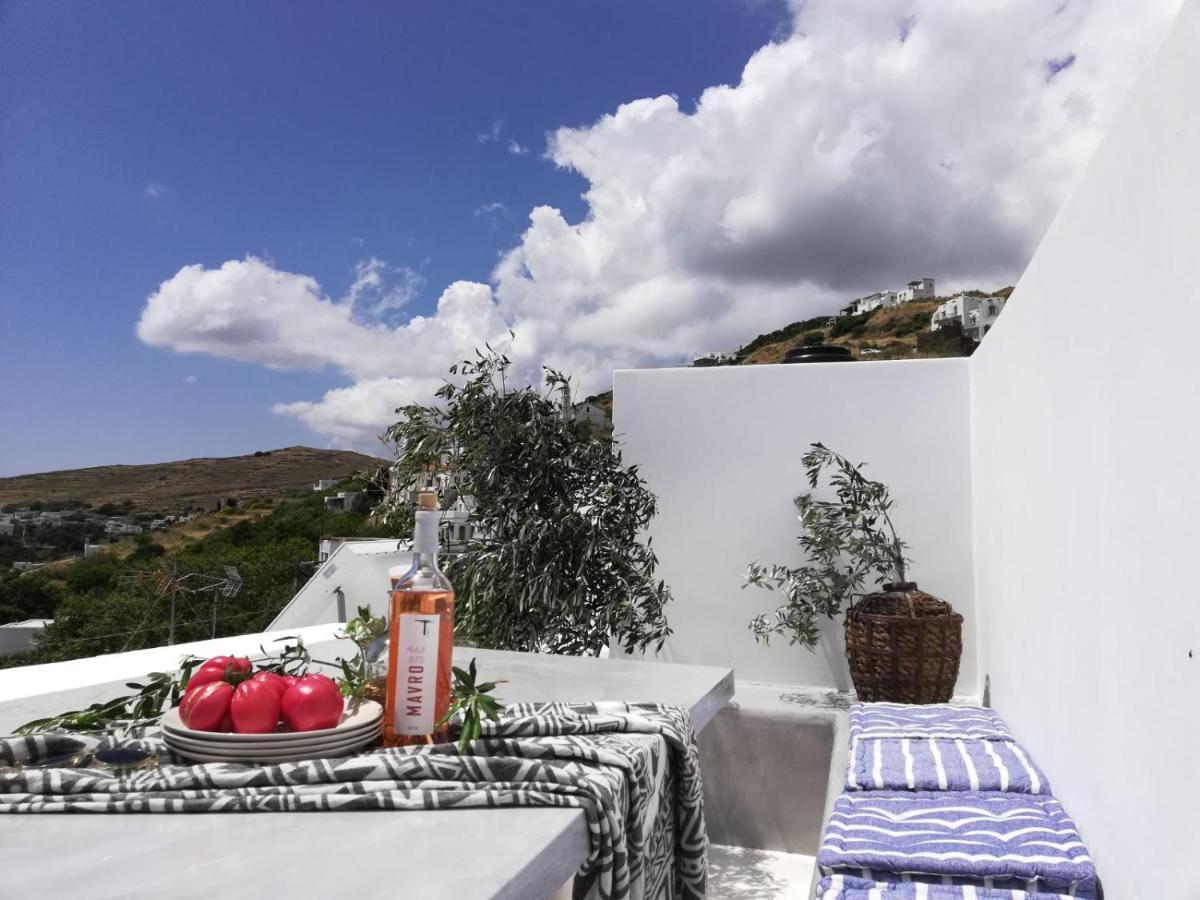 Charming 2br Hilltop Serenity Suite, Lively Greek Village Apartment