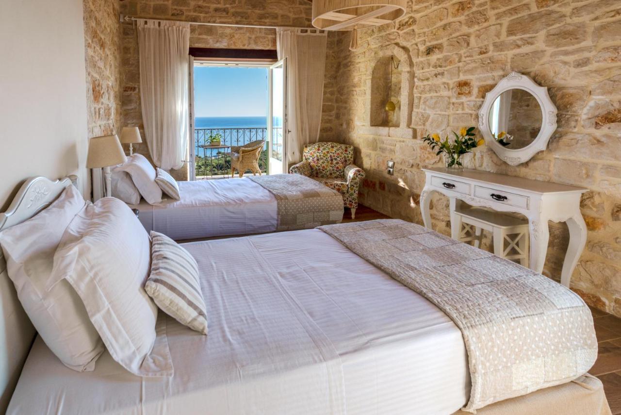 Villa Yiameli With Private Pool Skinaria