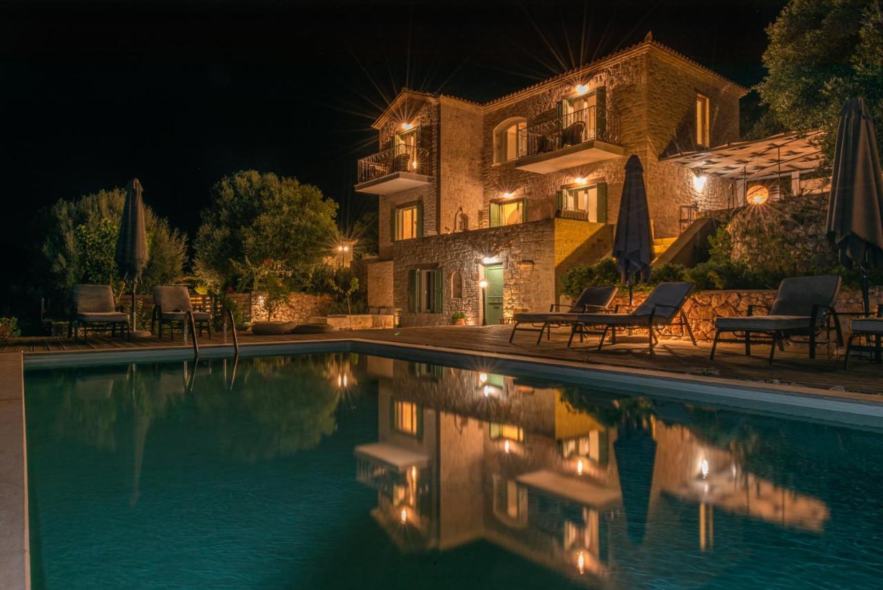 Yiameli With Private Pool *
