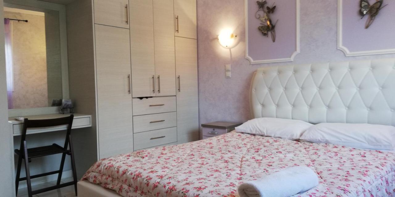 Oikonomou Luxury Vouliagmeni Lake
