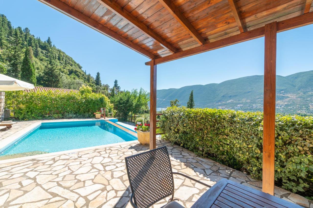 Kerithra * Vasiliki (Lefkada)