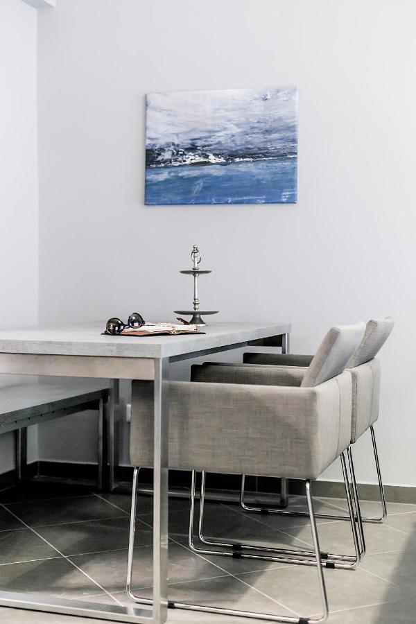 Apartment B12 New & Modern Seafront *