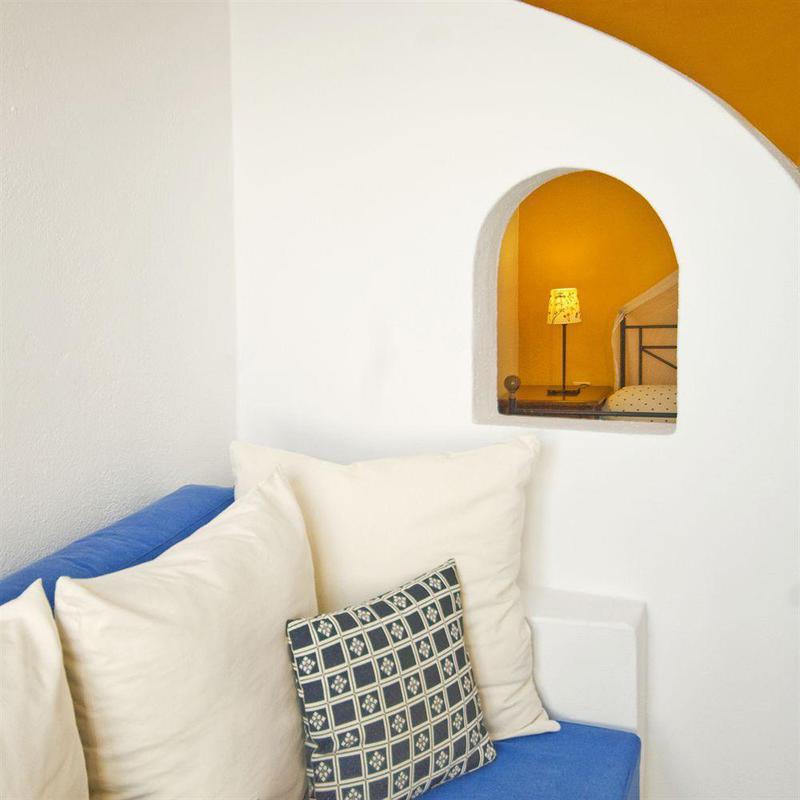 Hotel Chic Santorini 3*