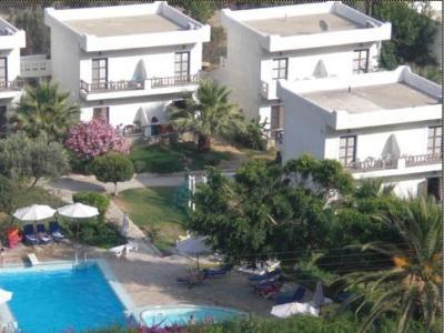 Hotel Valley Village 3*