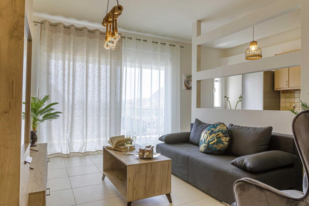 Savvas Apartment Tolo